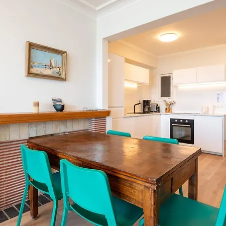 Apartment Charming With Sea View For 6