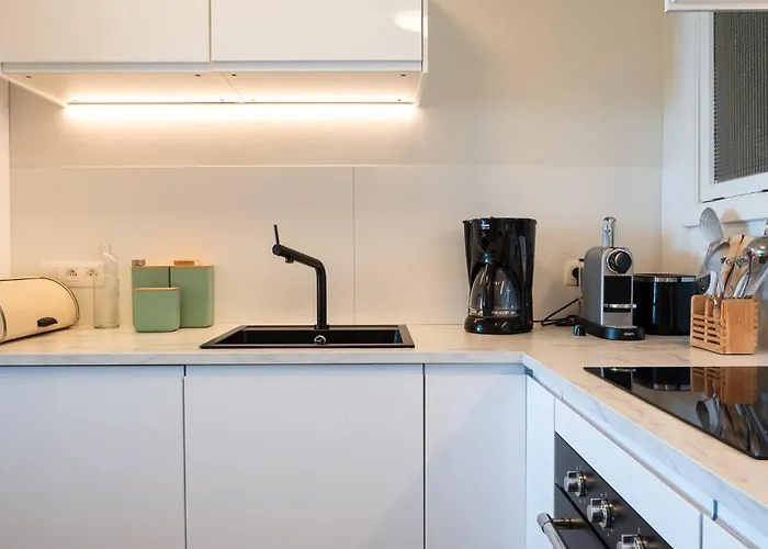 Charming With Sea View For 6 Apartment *