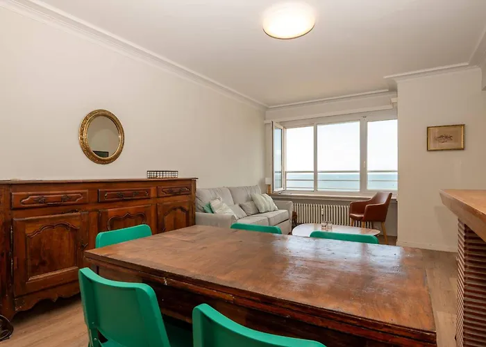 Charming With Sea View For 6 * Ostende