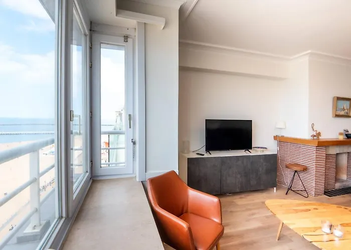 Charming With Sea View For 6 Apartment