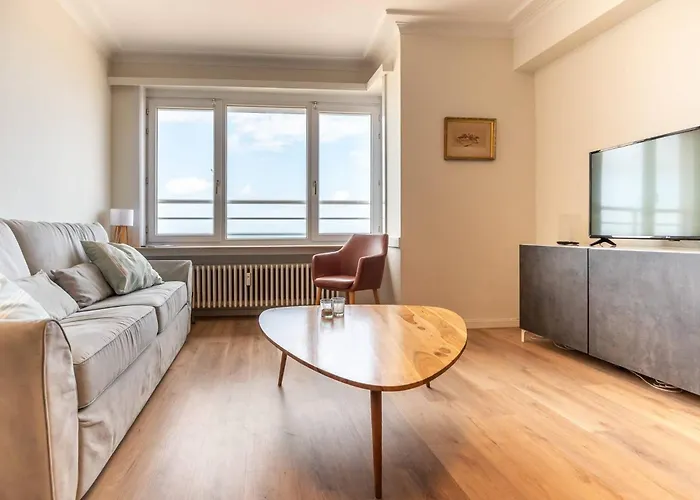 Apartment Charming With Sea View For 6 Ostende